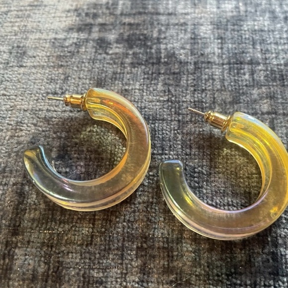 Iridescent Hoops Holographic Lucite Transparent Retro Earrings - Picture 5 of 5